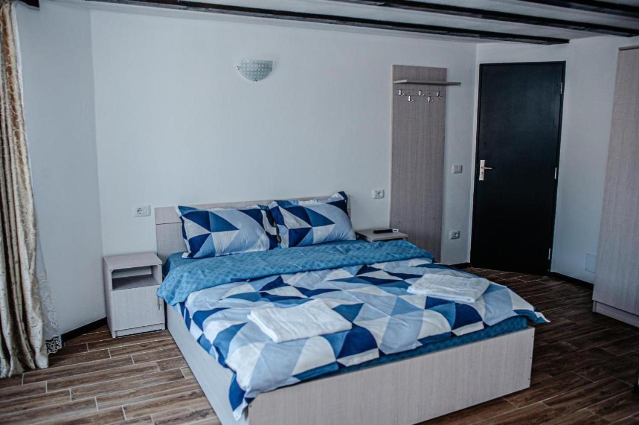 Labebe - Vidraru Hotell Arefu Eksteriør bilde